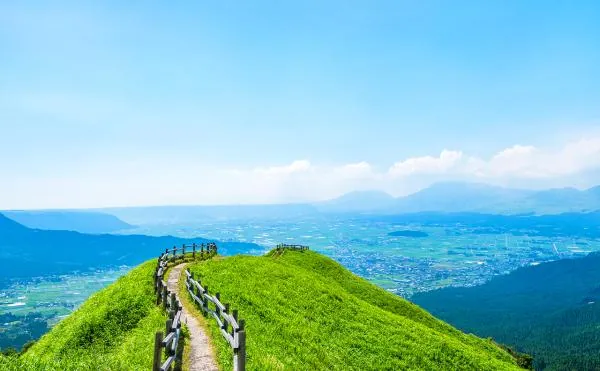 【1人成團】九州一日遊 前往火山口|阿蘇山草千里・阿蘇火山・阿蘇神社・阿蘇道路驛站・黑川溫泉or熊本城(博多站出發)