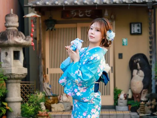 Ookini和服•清水寺店|日本京都和服浴衣租借體驗|髮型免費、攝影專業|店員親切、飾品漂亮不加價、可跨店還件